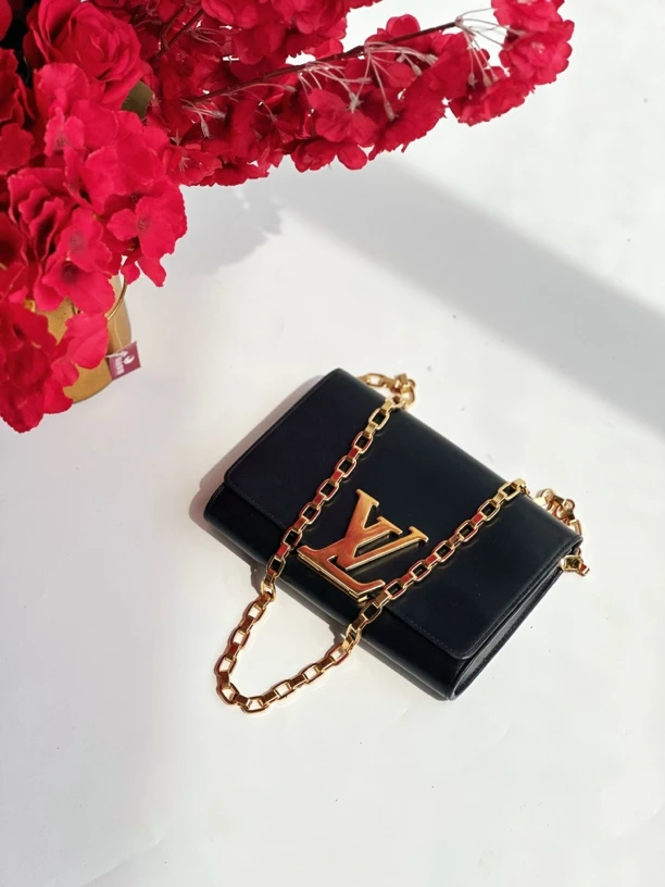 95新 LouisVuitton/路易威登 九万中古/LV黑色链条经典百搭斜挎包