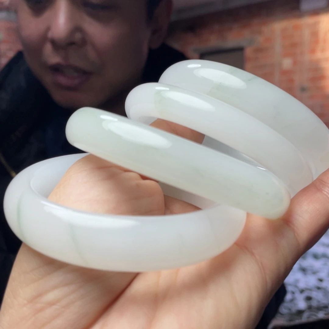 【闪购商品】石英质玉手镯未镶嵌冰翠多样发货拍一发一