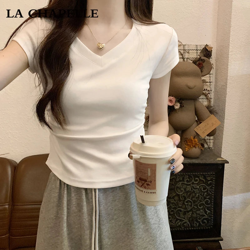 拉夏贝尔白色简约t恤女夏季2025年新款设计感正肩显瘦V领短袖上衣