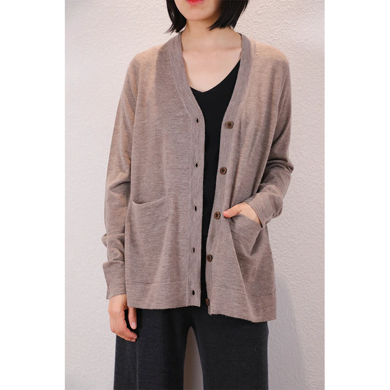 东雍 慵懒随性不挑人 精纺加密手工外缝V领宽松带兜羊绒针织开衫