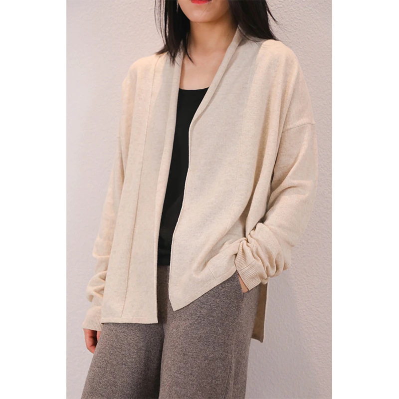 东雍 春秋新款休闲卷边羊绒女士宽松长袖下开叉无扣拼接针织开衫