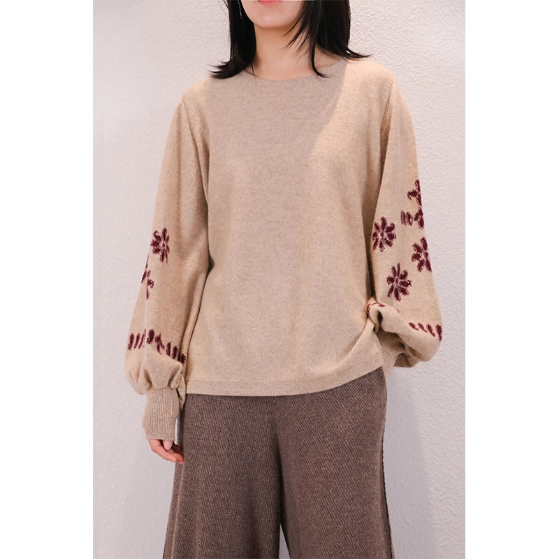 东雍 高贵典雅匠心之作 手工绣花圆领灯笼袖宽松羊绒针织套头衫