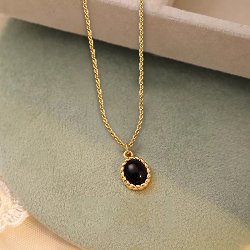 钛钢项链 轻奢法式黑色吊坠项链女小众高级感秋冬气质新款毛衣链