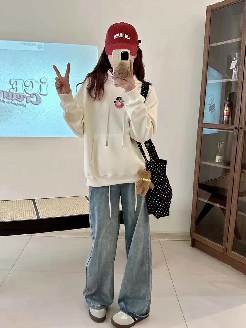 春款韩版桃运连连布莱熊手缝珠绣连帽卫衣765