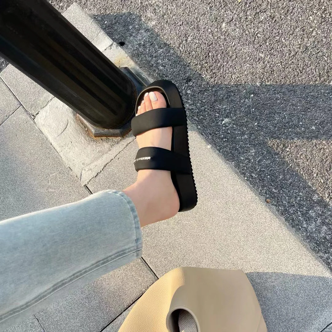 凉鞋时尚百搭夏季外穿厚底沙滩鞋网红休闲防滑凉拖鞋平底韩版露趾