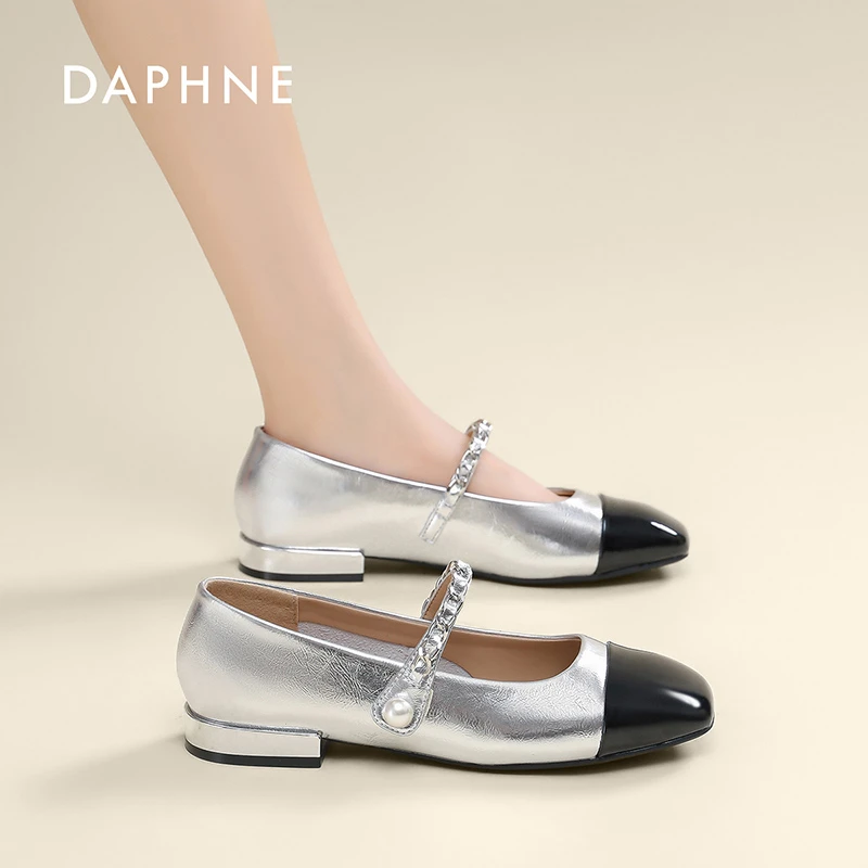 达芙妮2025白色时尚百搭夏季粗跟平底浅口低跟气质软底玛丽珍鞋子