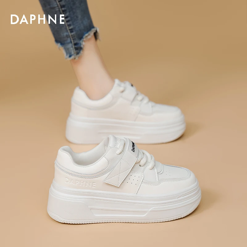 达芙妮小白鞋女2025夏季新款时尚潮流百搭厚底增高板鞋休闲鞋女款