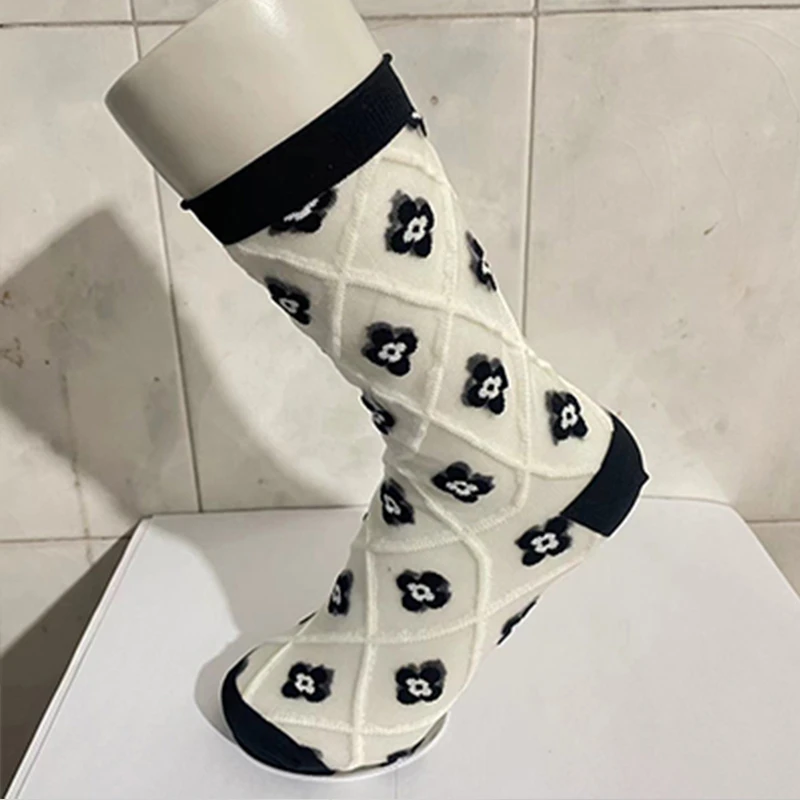 蕾丝小花中筒堆堆袜