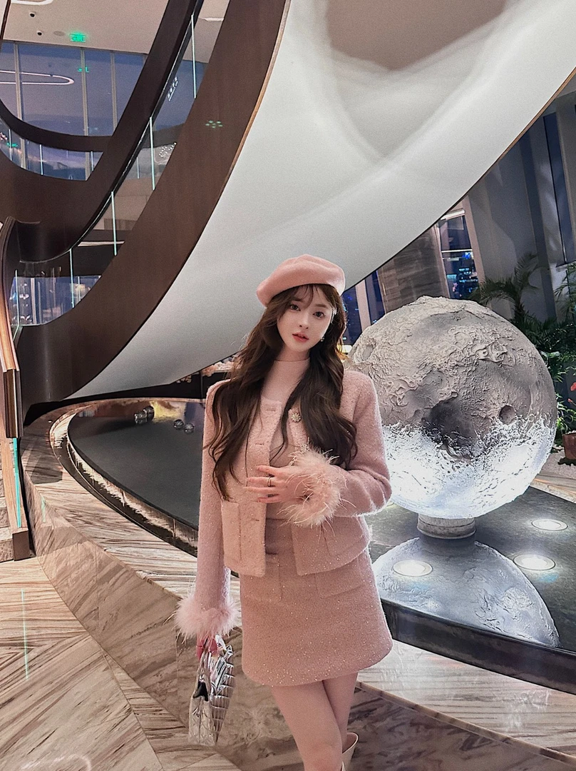 纸醉金迷高级感鸵鸟毛亮片小香风外套半裙套装XZ40510