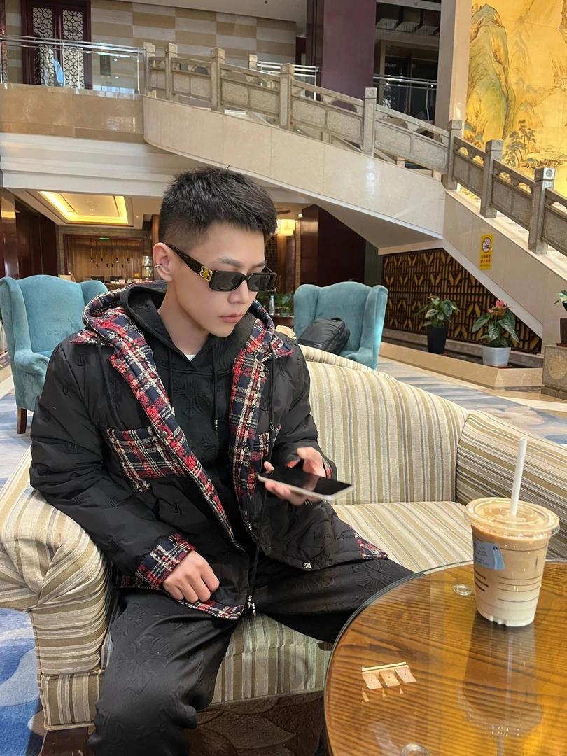 【小阿佳专属】百搭时尚冬款白鸭绒连帽羽绒外套KL01