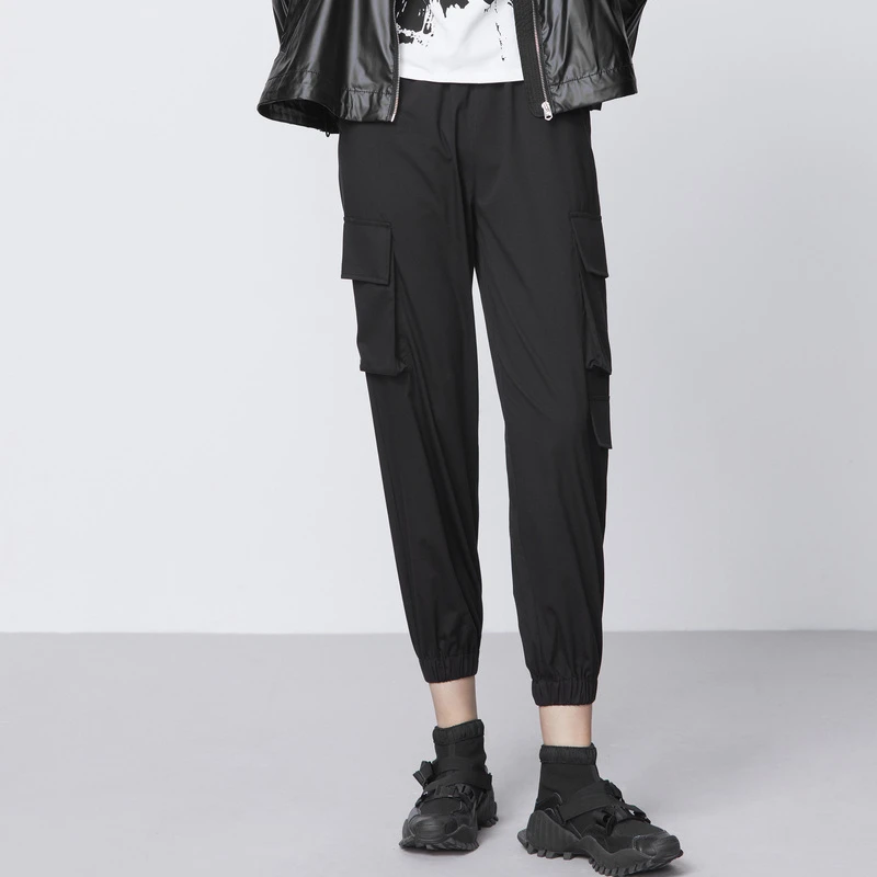 圣迪奥女装时尚气质百搭个性松紧立体袋工装黑色九分裤S21380825