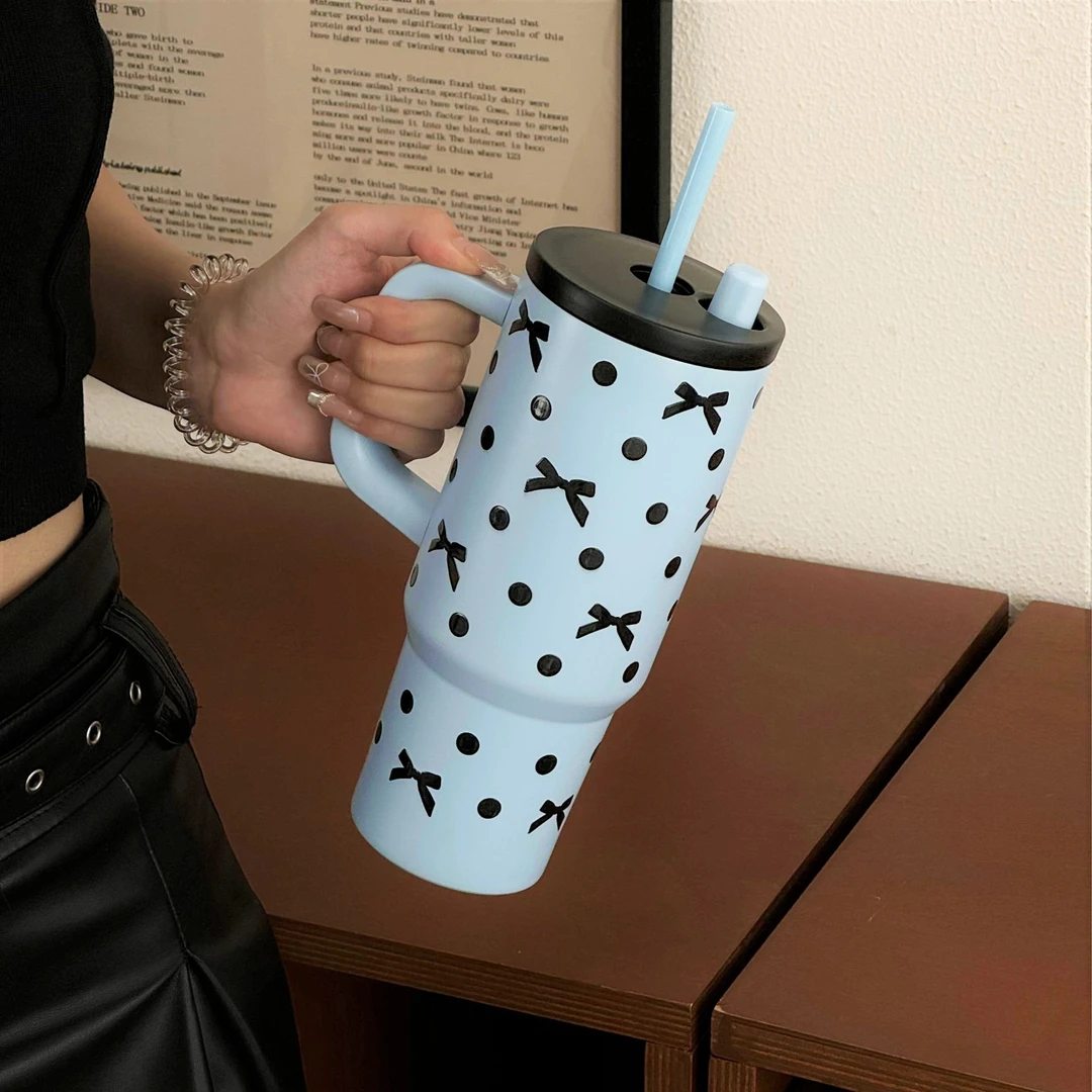 世大家2025新款保温杯大容量车载高颜值便携随行水杯保冷吸管杯子