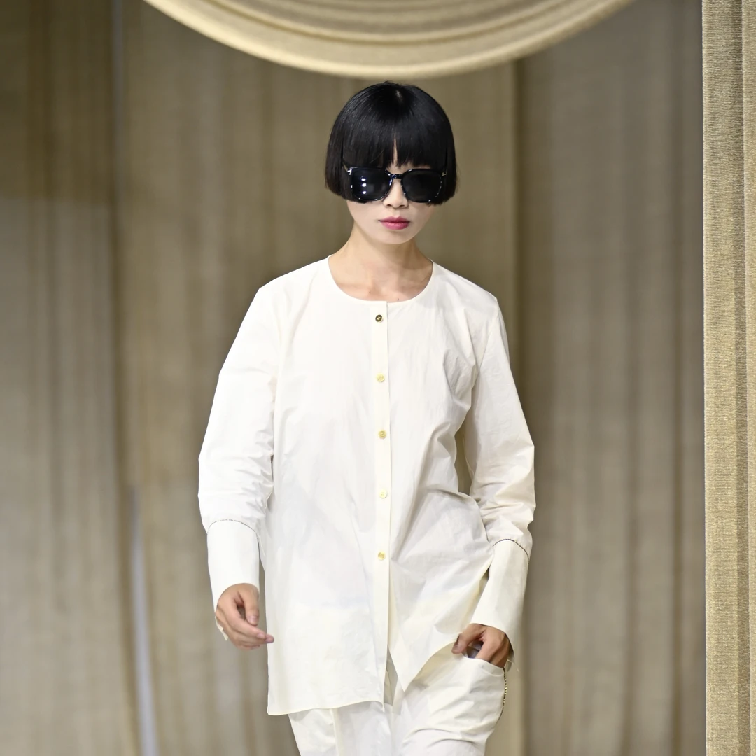 周琦默白金圆领极简中式禅意衬衣