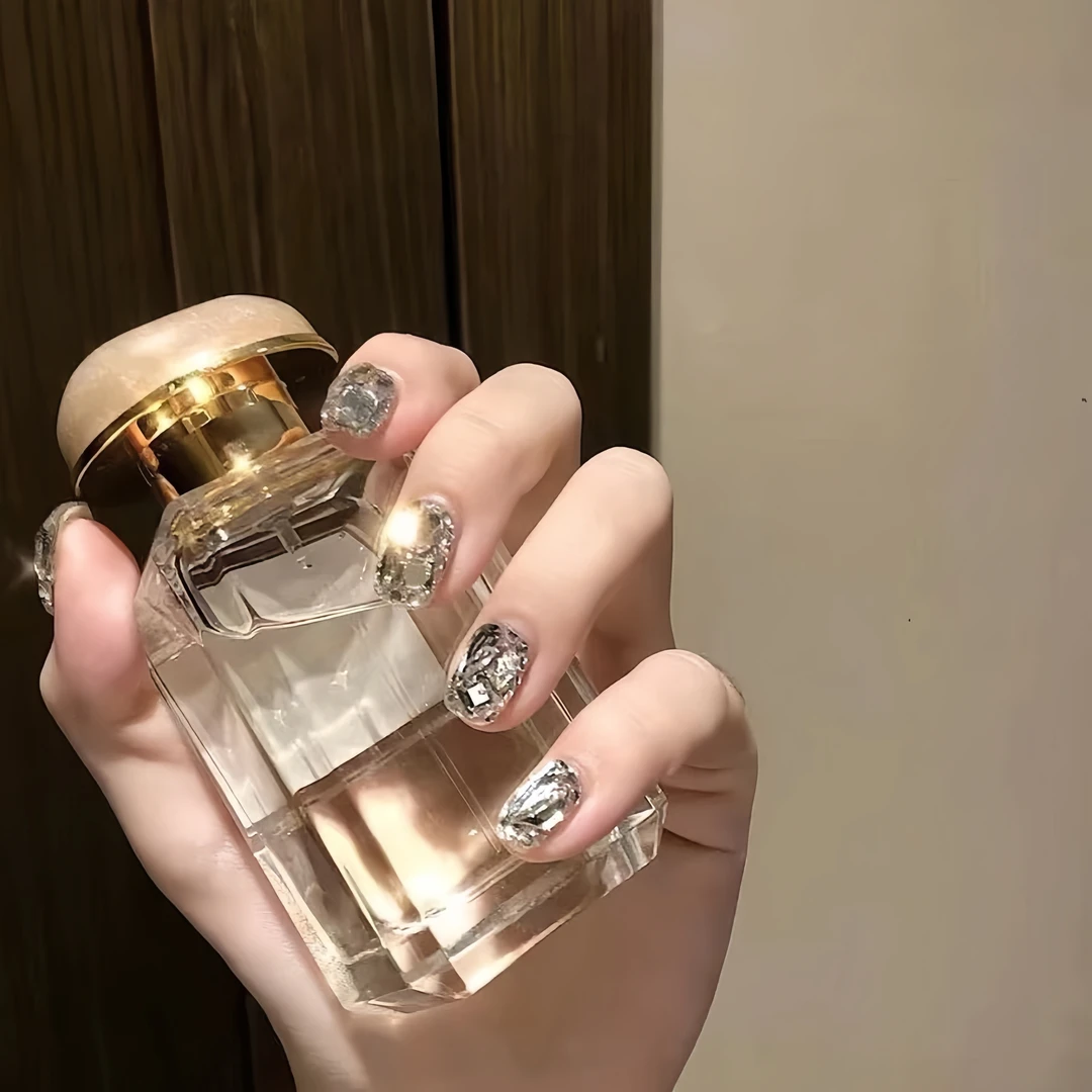 【短款】冰透镶钻高级感爆闪辣妹显白穿戴美甲可拆卸一盒20多片S107