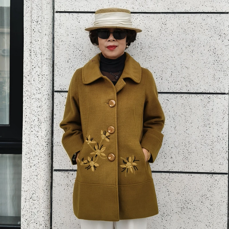 中老年女装秋冬装毛呢大衣外套妈妈奶奶装时尚羊气加肥加大上衣