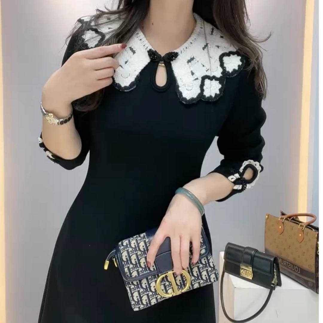 法式气质高端连衣裙洋气盘扣娃娃领收腰显瘦设计师款国风中长裙