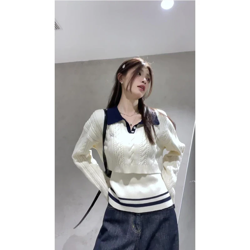 秋冬季撞色连帽短款针织毛衣白色打底上衣两件套牛仔长裤三件套装