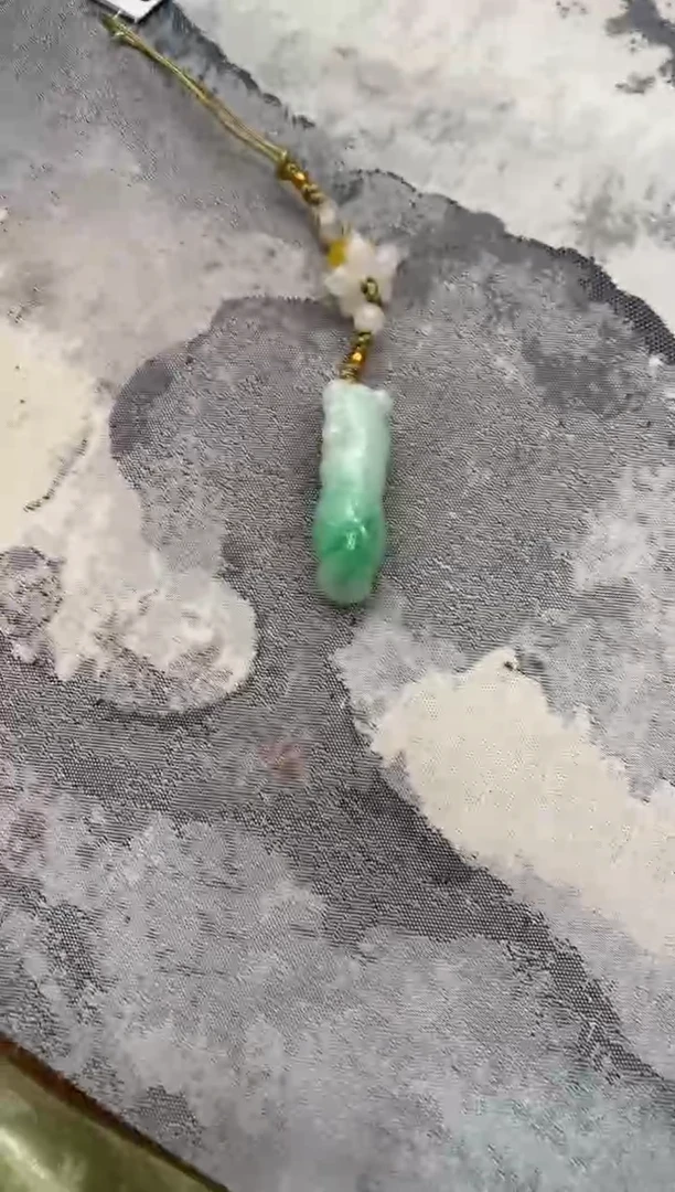 【闪购商品】翡翠挂件未镶嵌虎虎