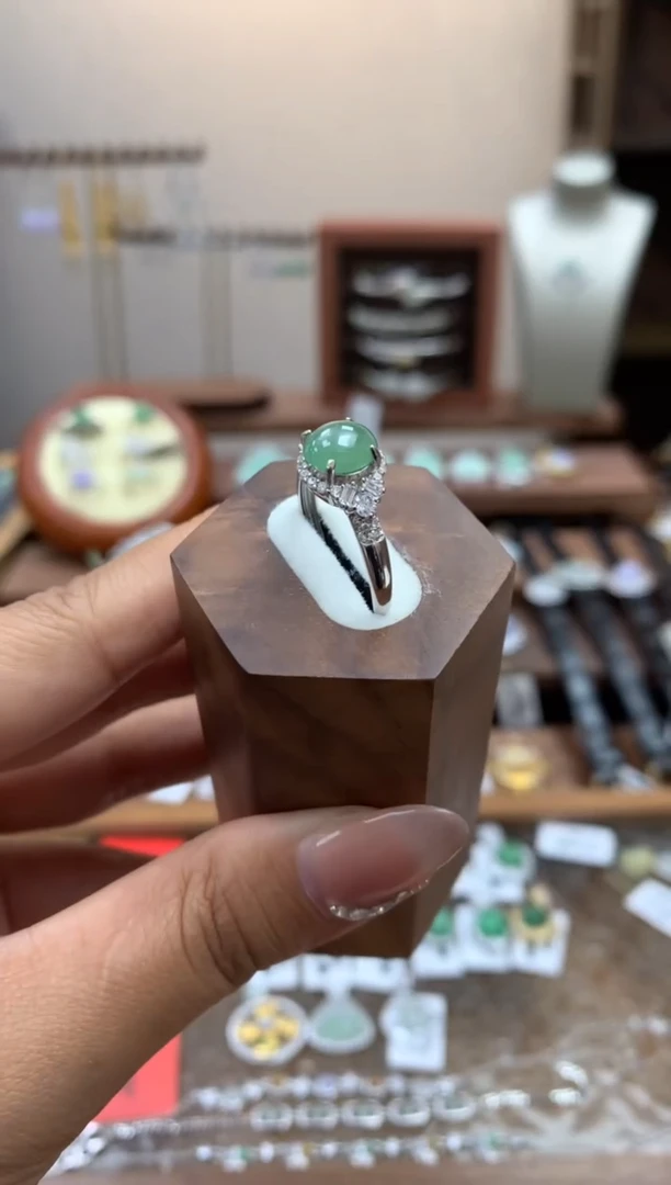 【闪购商品】翡翠戒指银S925镶嵌蛋面戒指