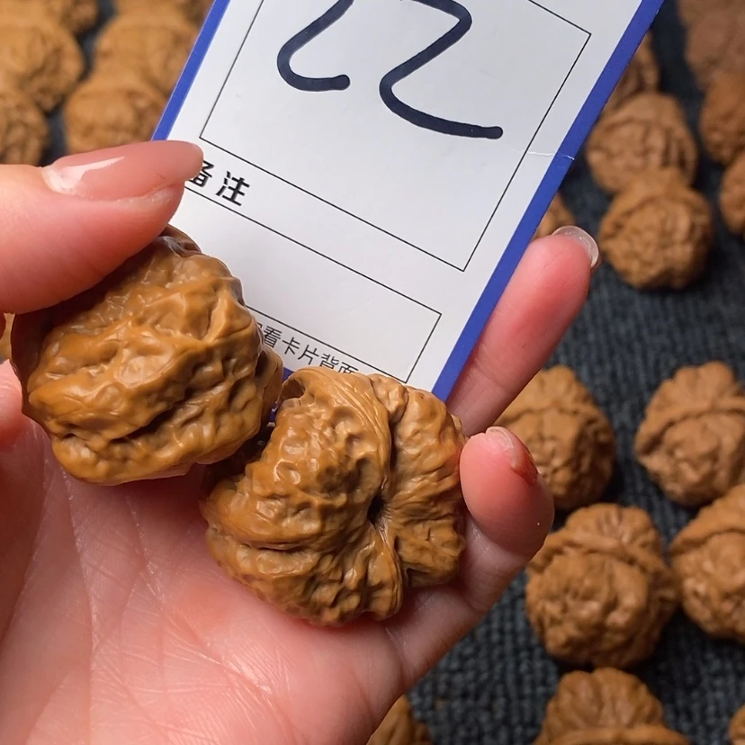 【闪购商品】桃核吊坠r****o