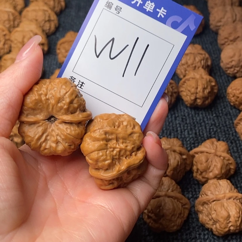 【闪购商品】桃核吊坠琳*