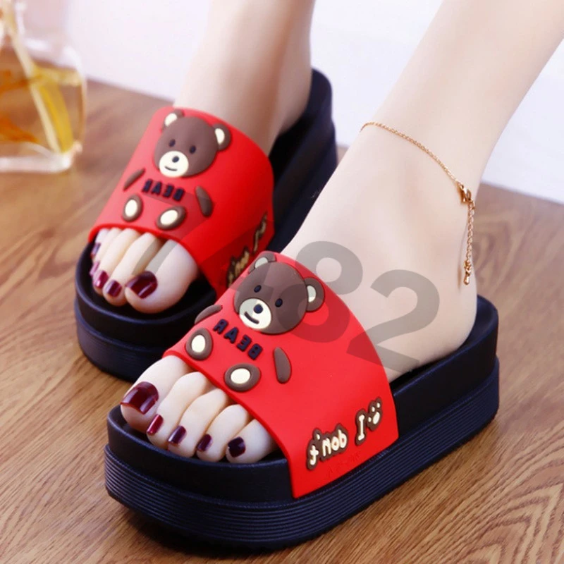 拖鞋女夏季可爱卡通熊居家高跟室内一字拖防滑厚底外穿沙滩凉拖鞋