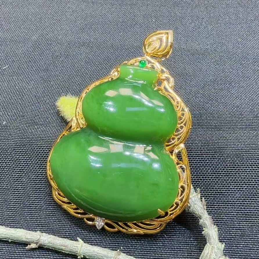【一夕珠宝 】 18K和田玉辣绿葫芦吊坠丨天然玉石丨多样性发一
