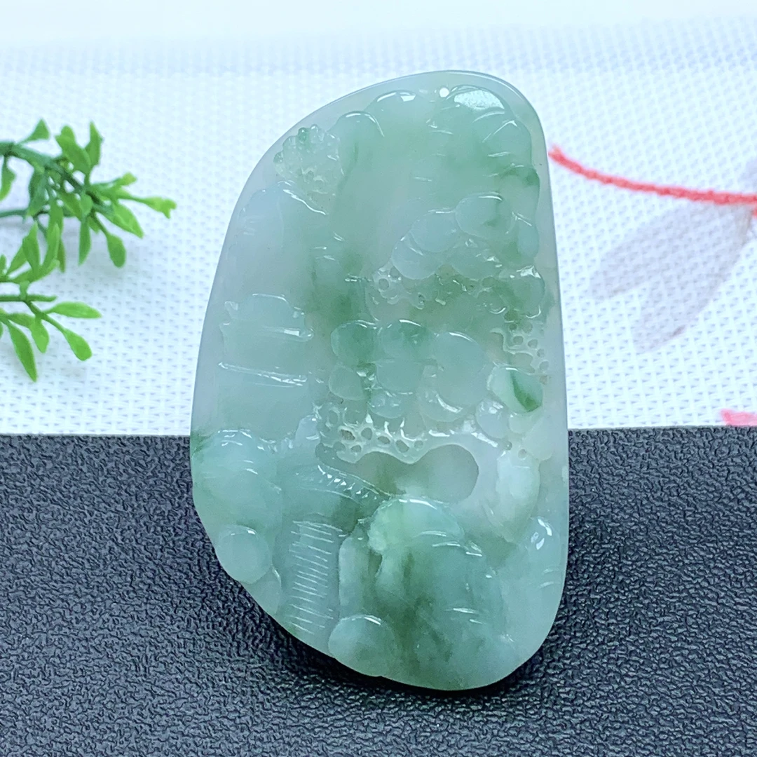 缅甸天然A货翡翠 飘绿山水意境牌吊坠