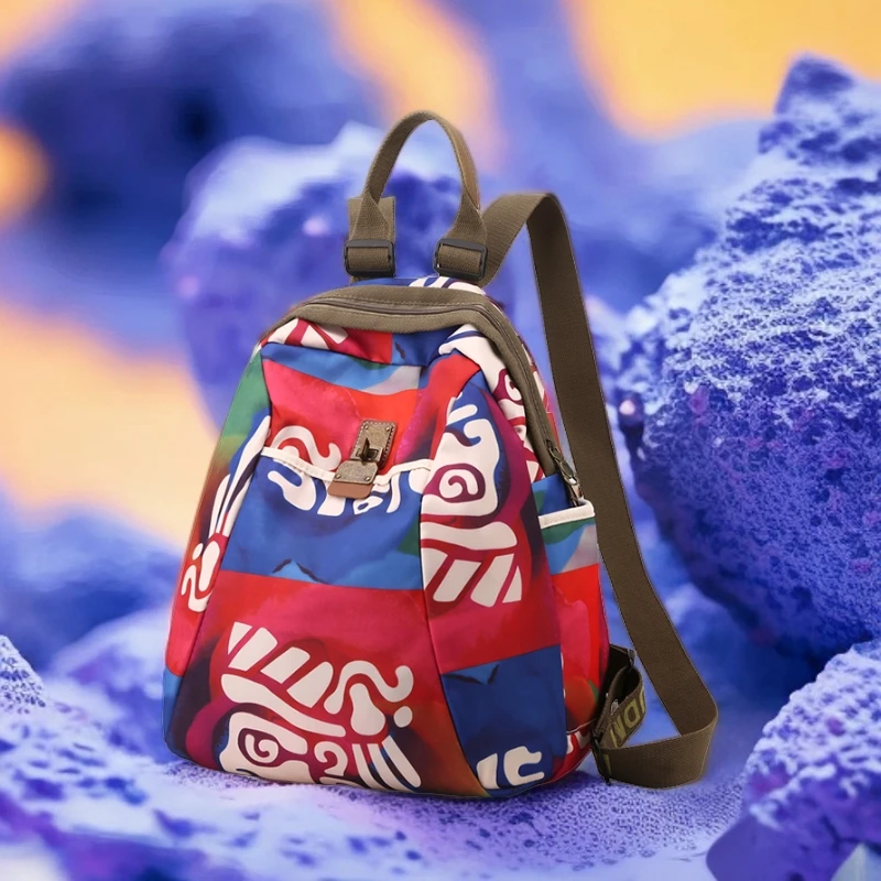 中国2024风红色轻便旅行双肩包女大容量女士休闲外出包