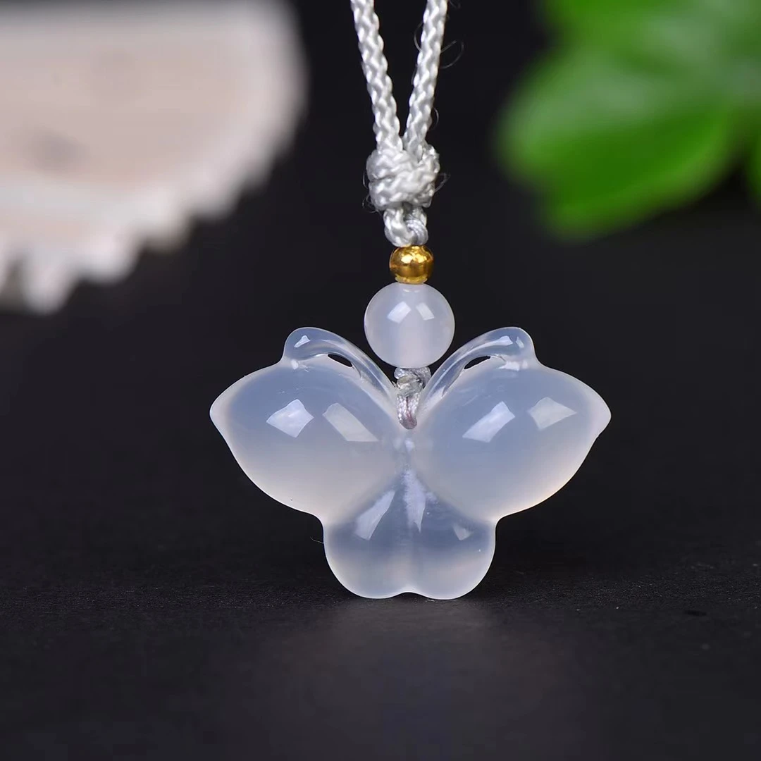 【新店福利】天然白冰玉髓小蝴蝶女款吊坠冰透百搭典雅款多样性发货
