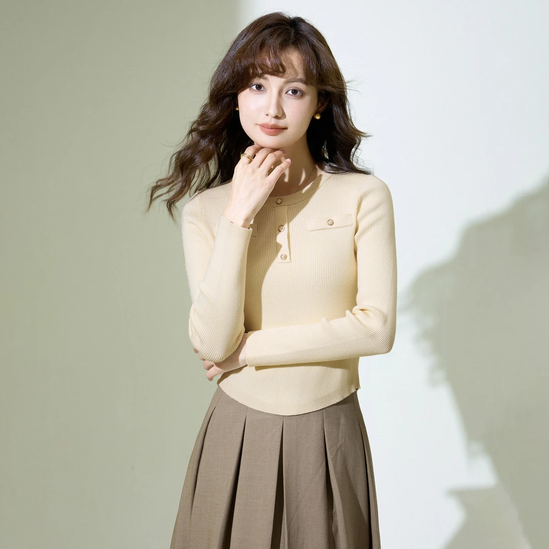 扣装饰圆领长袖针织内搭打底衫女柔软亲肤修身女式针织衫上衣