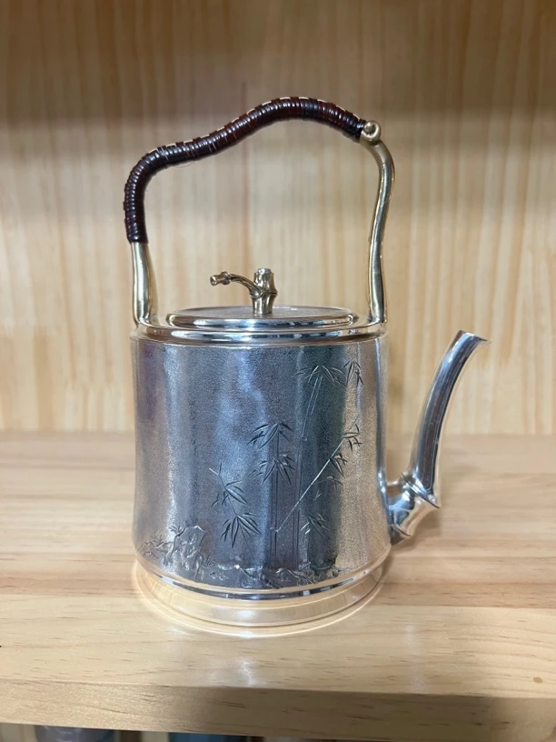 999银微做旧提梁茶壶，容量800毫升左右，445克左右