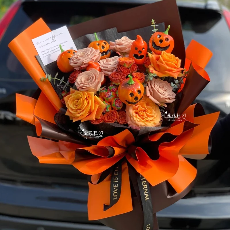 『南瓜派對日記』7朵曼塔玫瑰南瓜脸玩偶棒棒糖混搭花束万圣节礼物花束送花上门·小时达鲜花同城配送