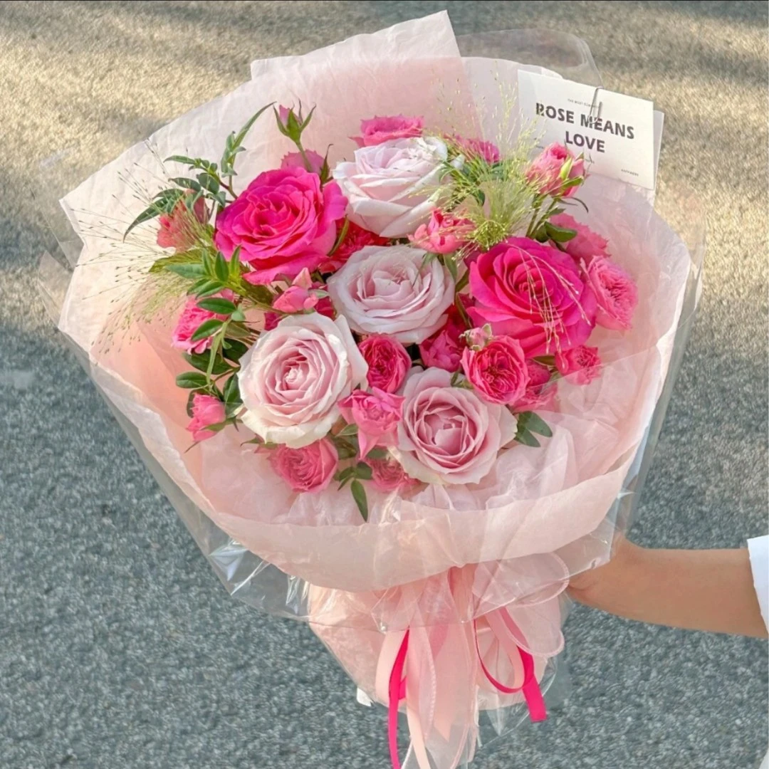 『暖冬福利款』六朵玫瑰·粉玫瑰和弗洛伊德混搭花束送女友送老婆闺蜜·婚礼花生日花见面花·小时达同城鲜花直送