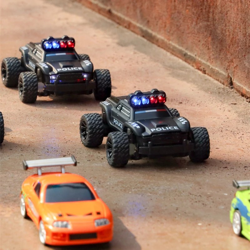 TURBORACING1:76小大脚遥控警车单小车C81C82全比例RC小巧仿真