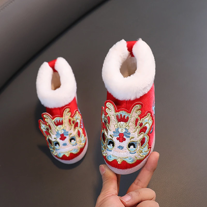 儿童绣花棉靴女童儿童绣花鞋加绒棉靴冬季中国风加厚软底保暖棉靴