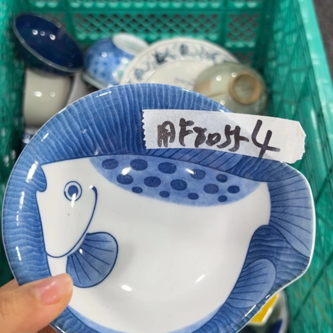 【闪购商品】用****5取来装盘用筷子轻轻地拨