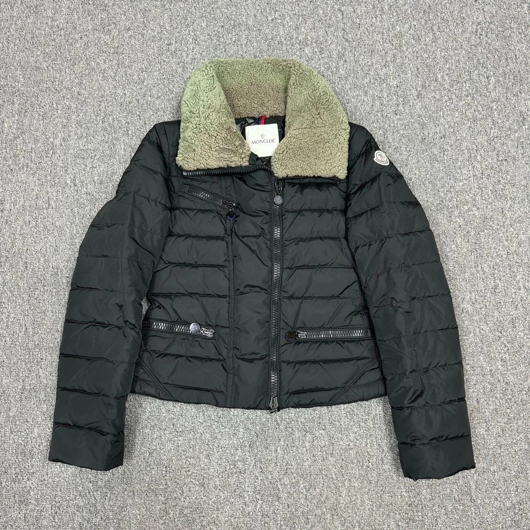 10953204 Moncler蒙口 黑色毛领羽绒服外套 2码95新