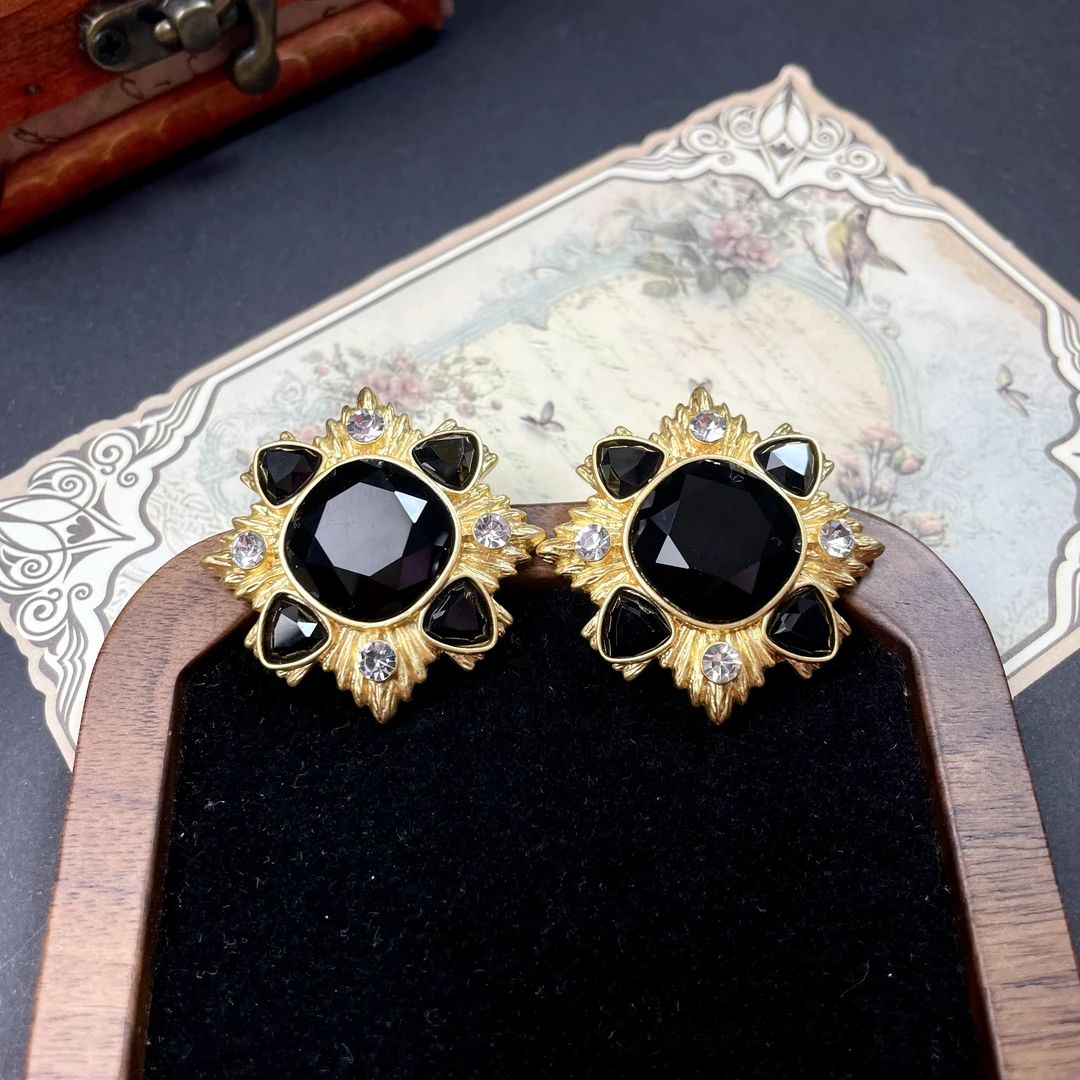 铜合金耳饰 买三送一  气质蓝色轻奢黑色复古中古镶嵌耳钉