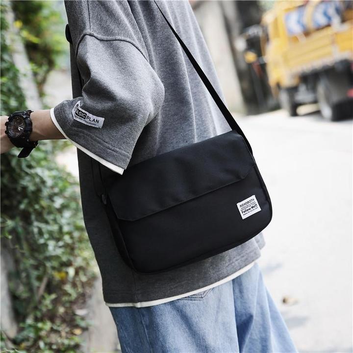 斜挎包男时尚潮流百搭街头2024新款牛津布背包单肩休闲旅行小背包