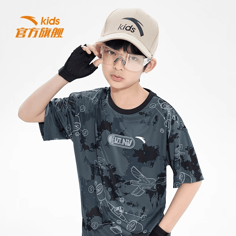 安踏儿童速干夏季男童薄款休闲t恤百搭透气宽松运动上衣A35228103