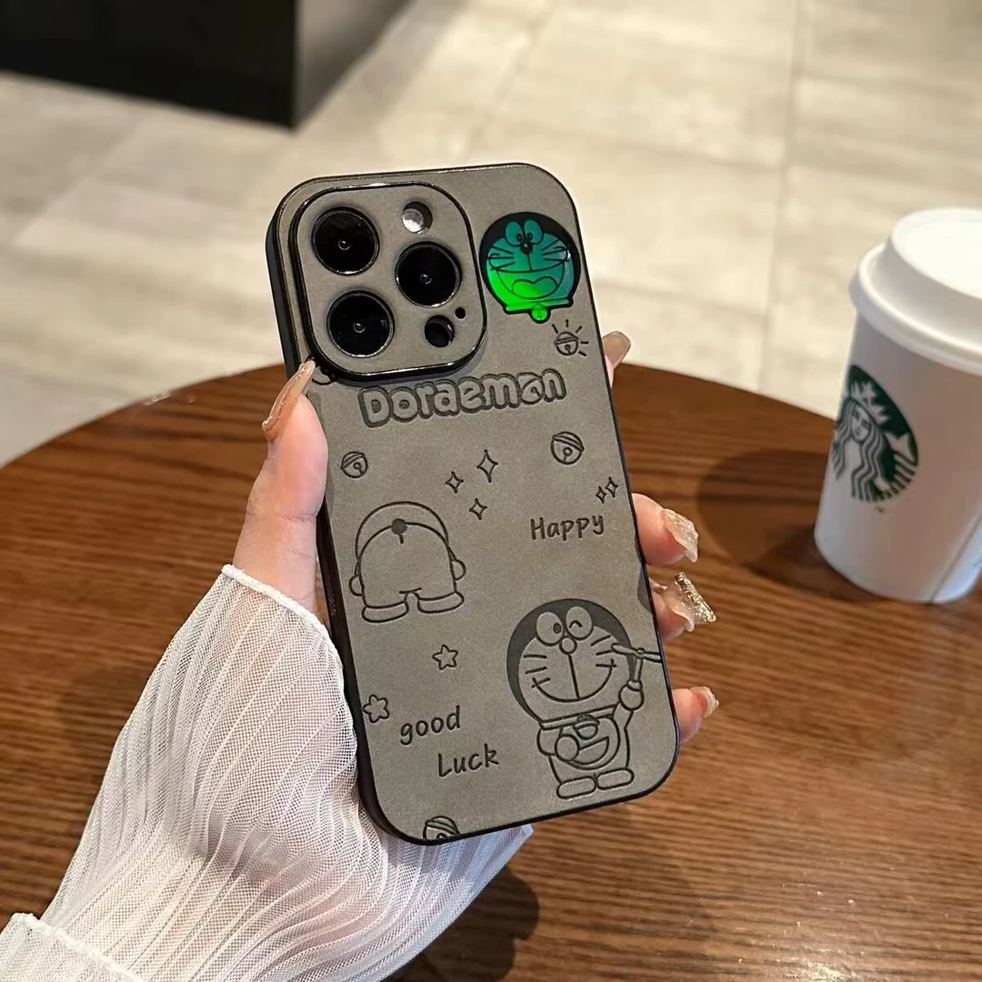 镭射黑底叮当猫苹果14promax手机壳新款iPhone14全包12/11硅胶xr
