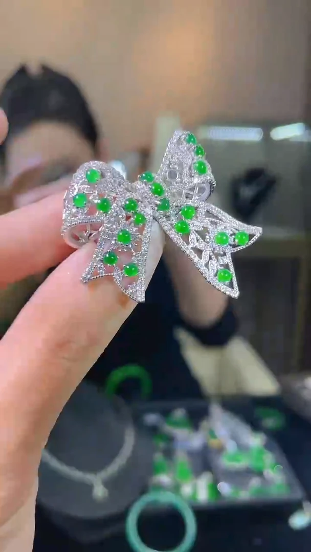 【闪购商品】翡翠胸针银S925镶嵌天然翡翠