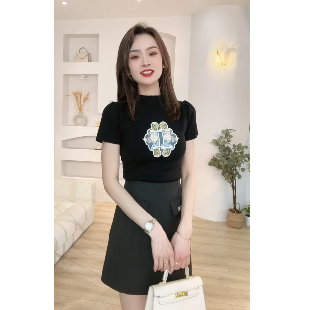 【白茶暖杏】百搭时尚中式国风设计感休闲圆领针织衫