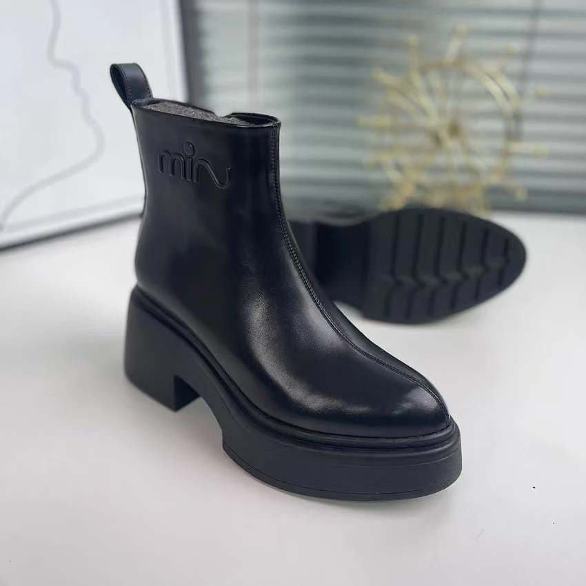 尖头时尚百搭休闲厚底增高女士2024秋冬新款黑色粗跟英伦风短靴