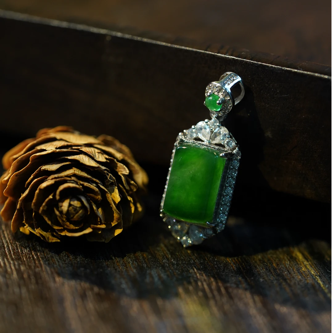 【锦钰珠宝】精美时尚款翡翠吊坠气质百搭复古  JY-D-40