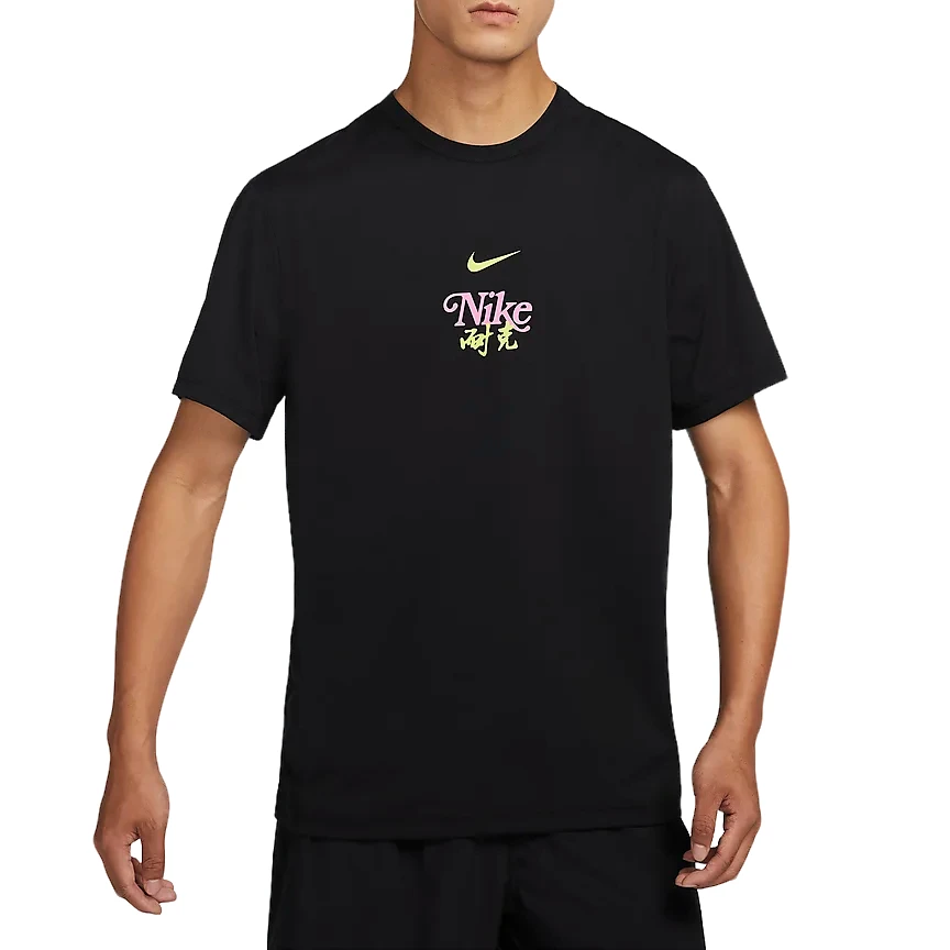 NIKE男款夏季透气轻薄百搭黑色印花圆领短袖-HM4459-010