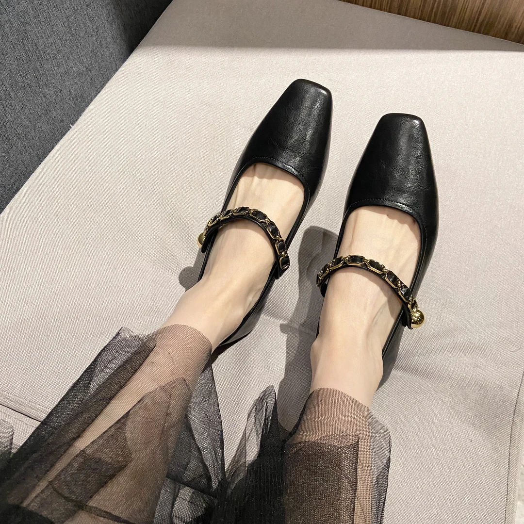 方头气质复古低跟玛丽珍小皮鞋新款一字扣带软面休闲职业粗跟女鞋