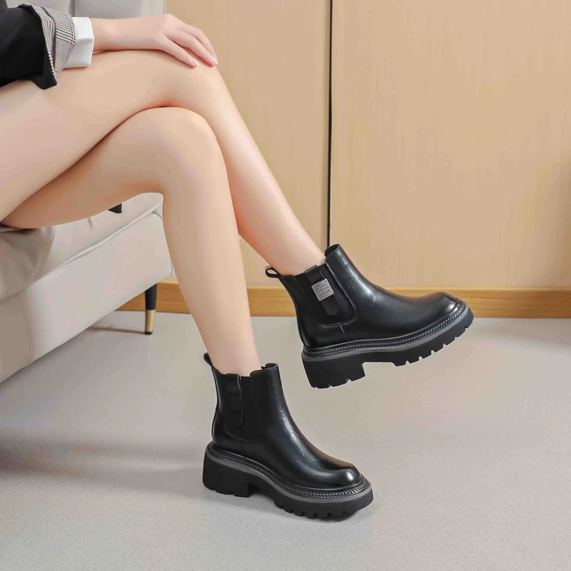 2024新款厚底百搭气质马丁靴8899/8899-1