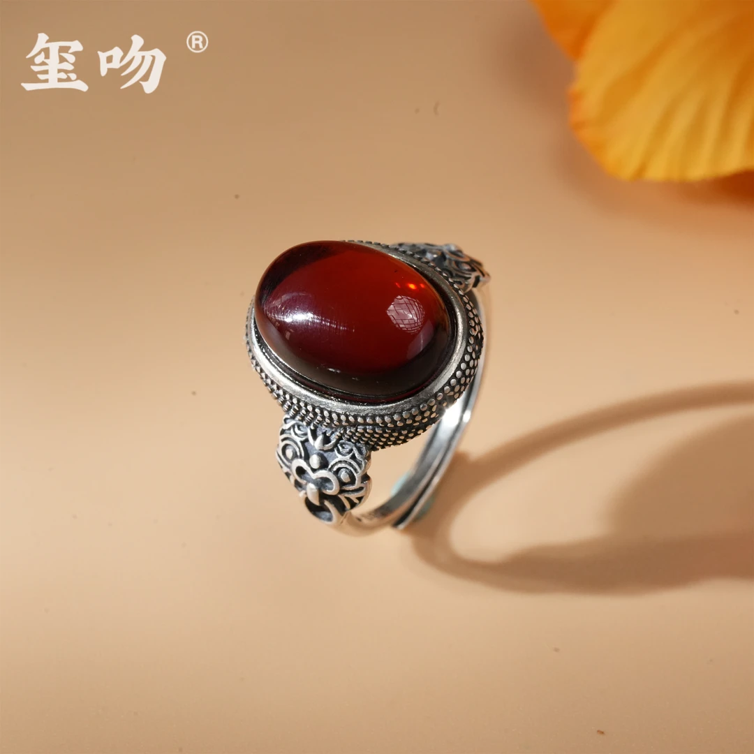 【玺吻】s925银 天然血珀镶嵌 纯手工篆刻纯银 醒狮开口戒指 国风